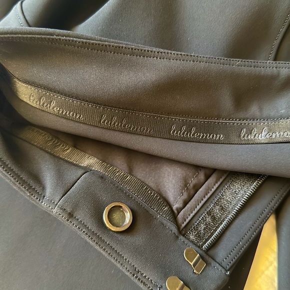 Lululemon On The Move pants - Picture 8 of 9